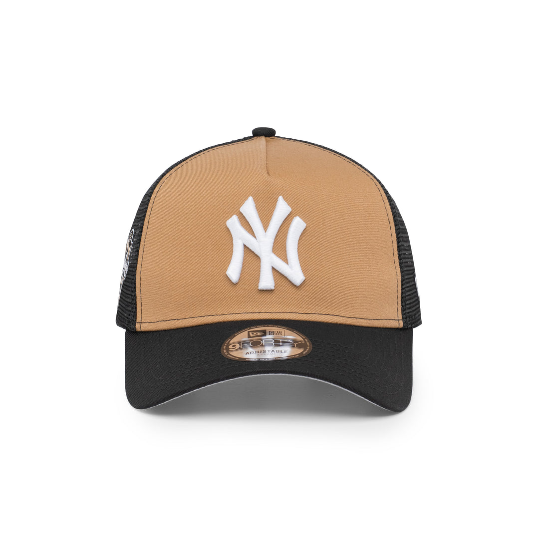 9FORTY A-Frame Trucker New York Yankees World Series 2000 Khaki Black Snapback