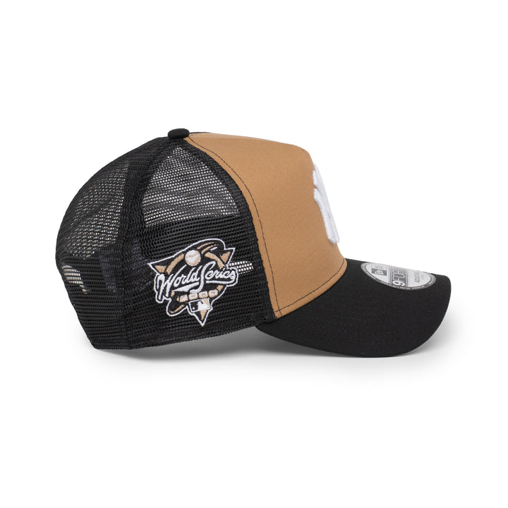 9FORTY A-Frame Trucker New York Yankees World Series 2000 Khaki Black Snapback