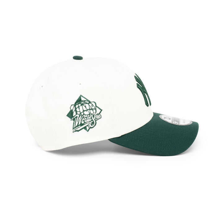 9FORTY New York Yankees 2-Tone World Series 1999 2-Tone Dark Green Visor Chrome White Snapback