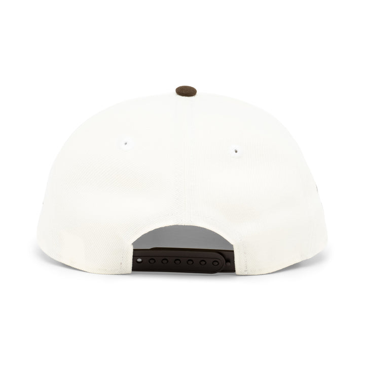 9FORTY New York Yankees 2-Tone World Series 1999 2-Tone Walnut Visor Chrome White Snapback