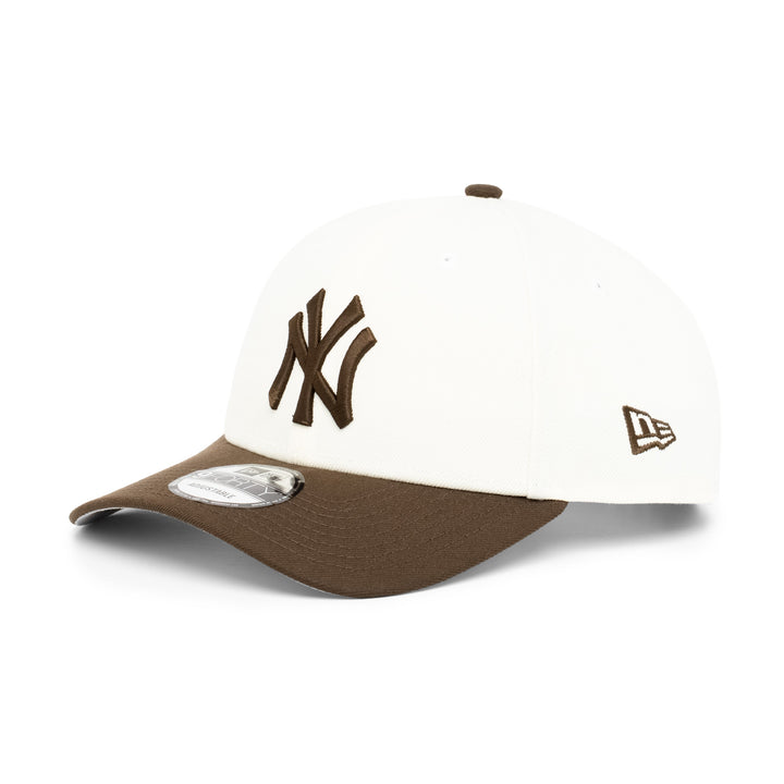 9FORTY New York Yankees 2-Tone World Series 1999 2-Tone Walnut Visor Chrome White Snapback