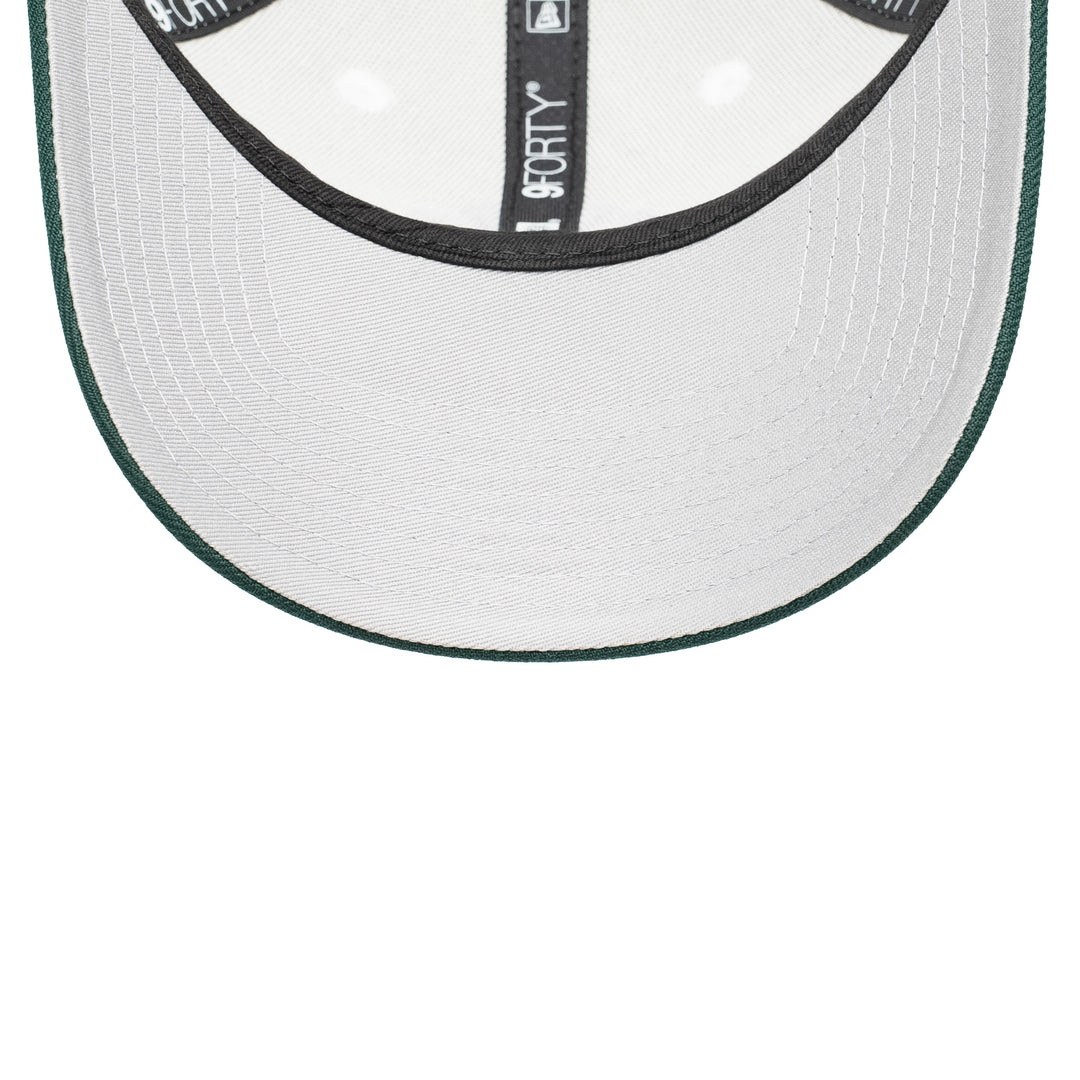 9FORTY New York Yankees 2-Tone World Series 1999 2-Tone Dark Green Visor Chrome White Snapback