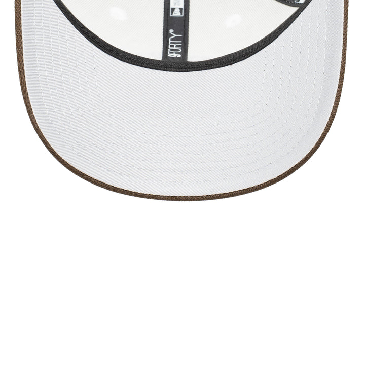9FORTY New York Yankees 2-Tone World Series 1999 2-Tone Walnut Visor Chrome White Snapback