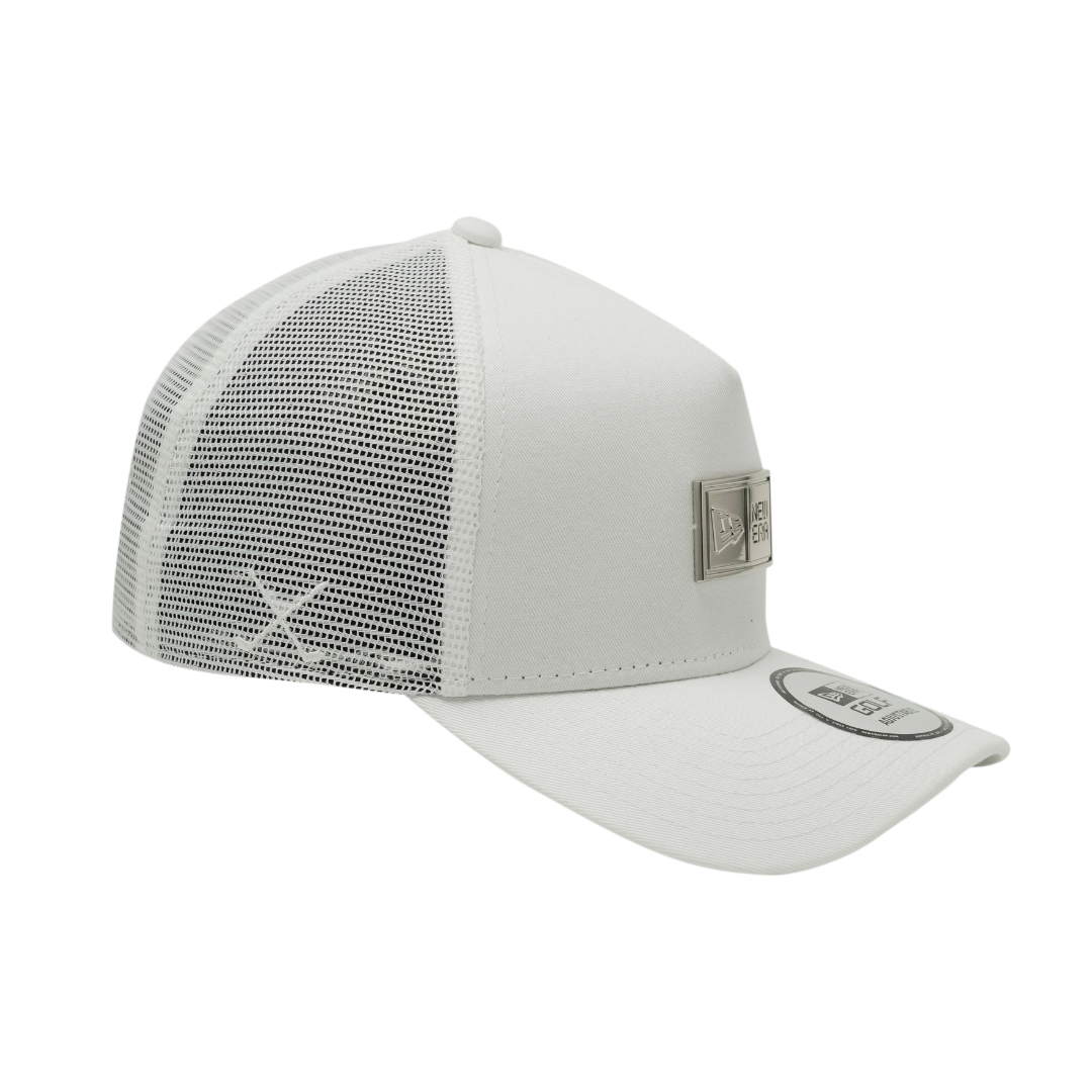 9FORTY A-Frame Golf Trucker Metal Plate White Snapback