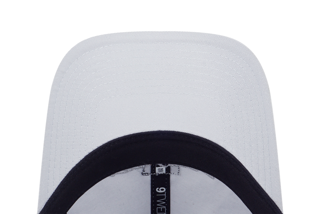 9TWENTY Small New Era ODE To NY Silver Snow Adjustable