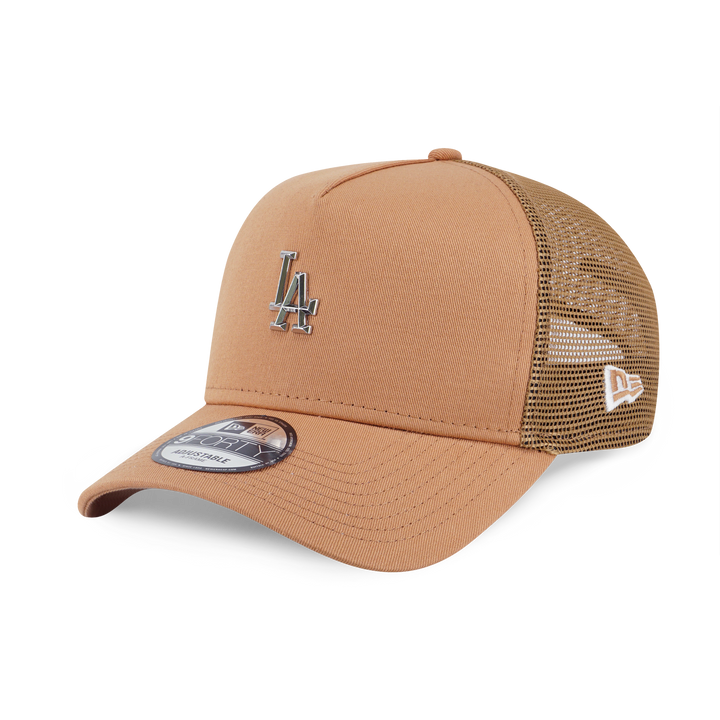 9FORTY A-Frame Trucker Los Angeles Dodgers MLB Metal Badge Deep Sand Brown Snapback