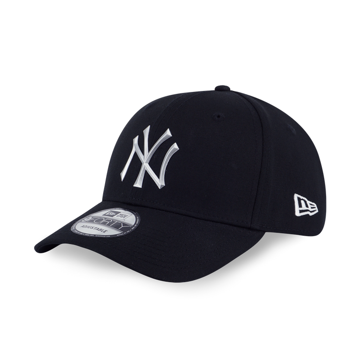 9FORTY New York Yankees Metal Badge Black Adjustable