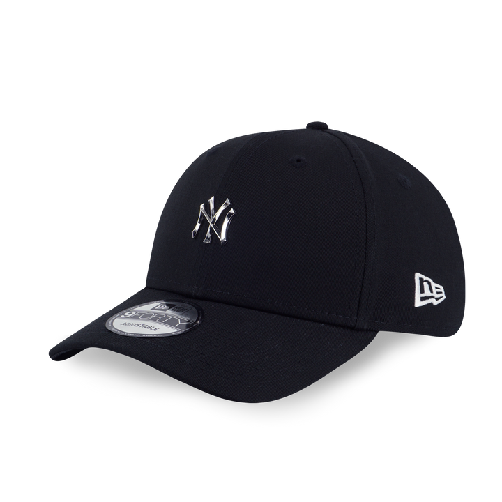 9FORTY New York Yankees MLB Metal Badge Black Adjustable