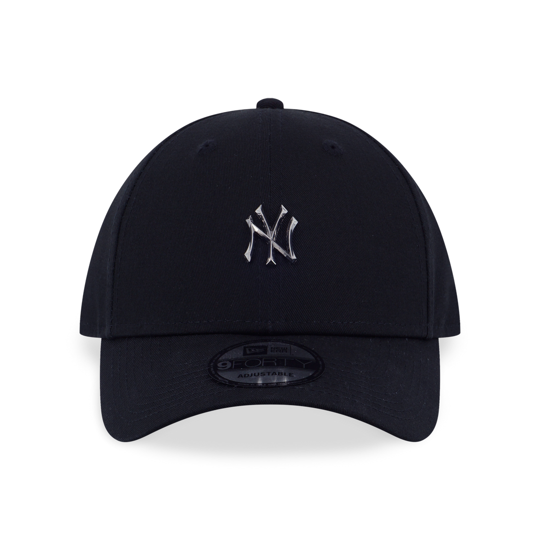 9FORTY New York Yankees MLB Metal Badge Black Adjustable