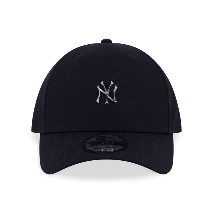 9FORTY New York Yankees MLB Metal Badge Black Adjustable