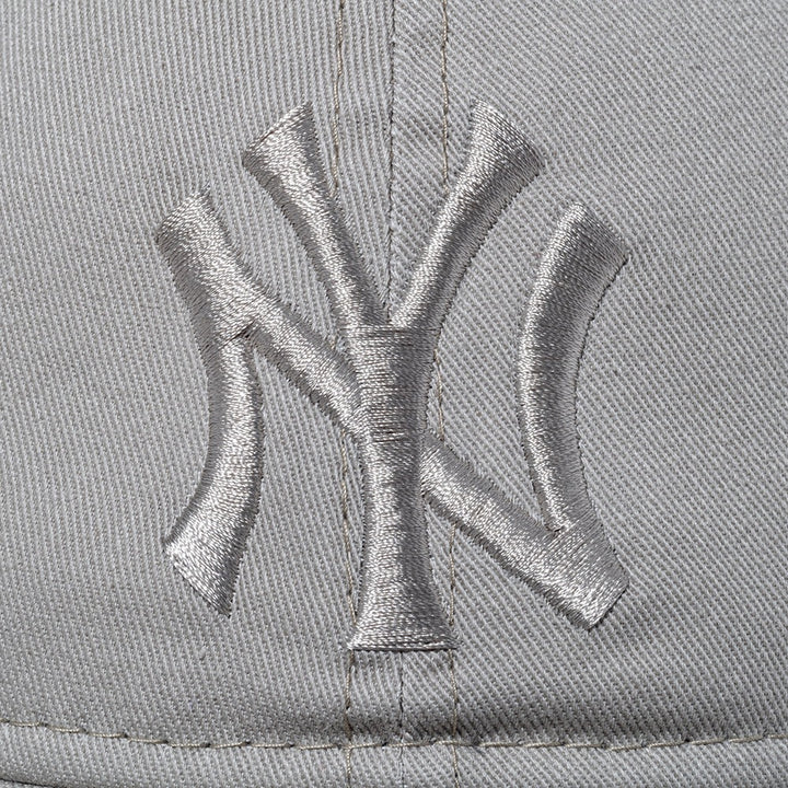 9TWENTY New York Yankees Washed Pebble Adjustable