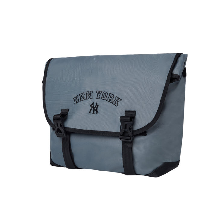 New York Yankees Essential Blue Messenger Bag