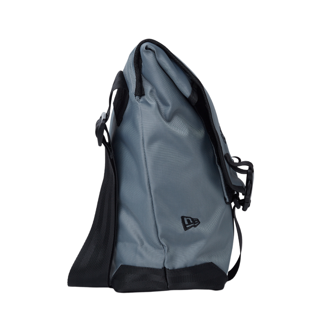 New York Yankees Essential Blue Messenger Bag