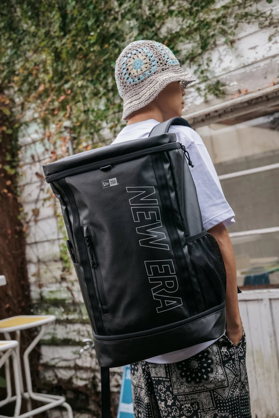 New Era Logo Black 32L Large Box Pack