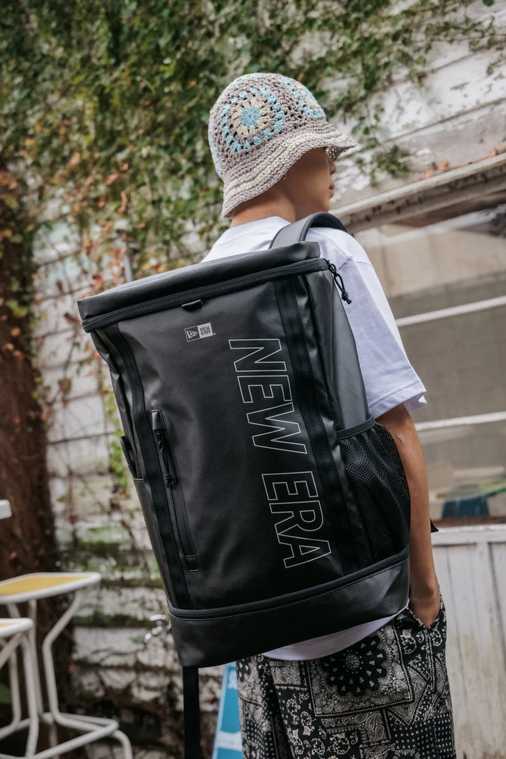 New Era Logo Black 32L Large Box Pack