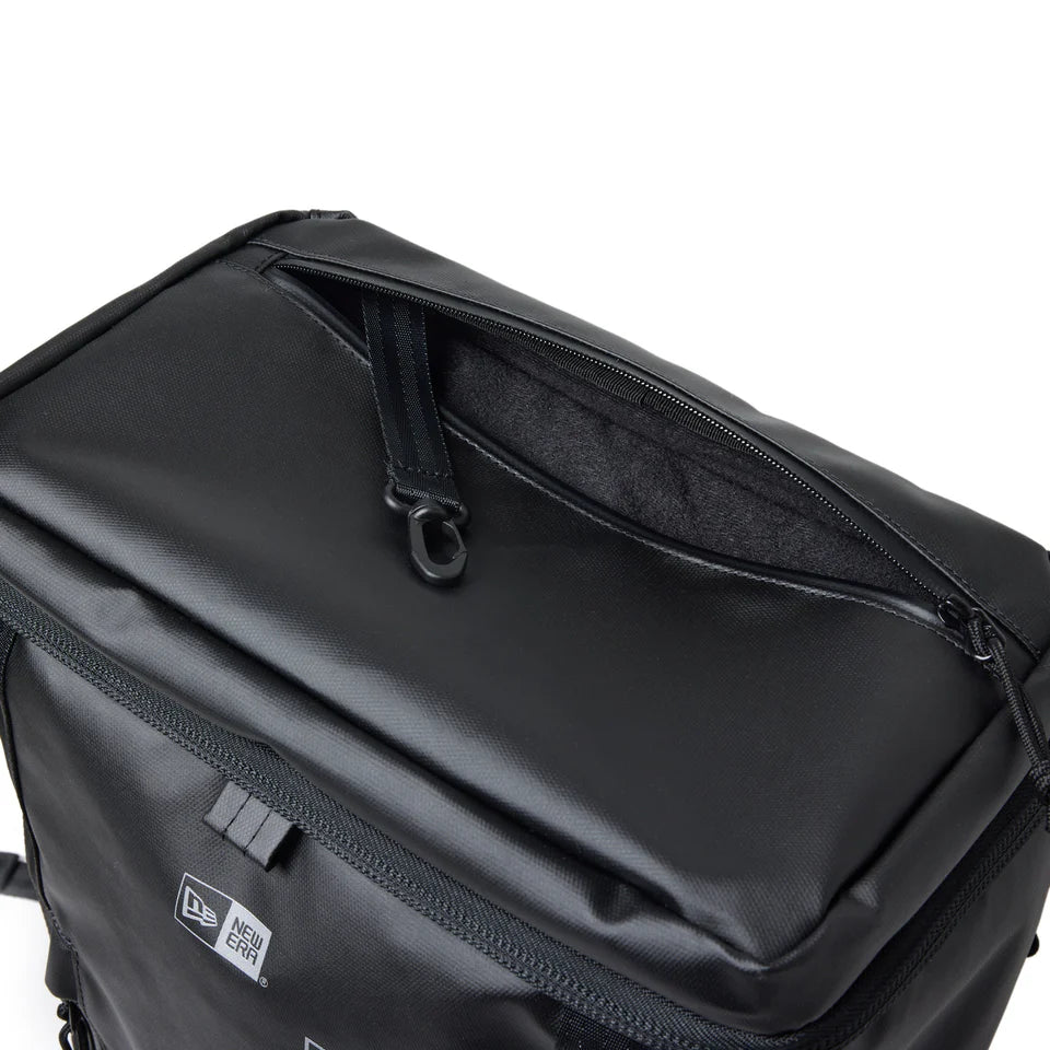New Era Logo Black 32L Large Box Pack