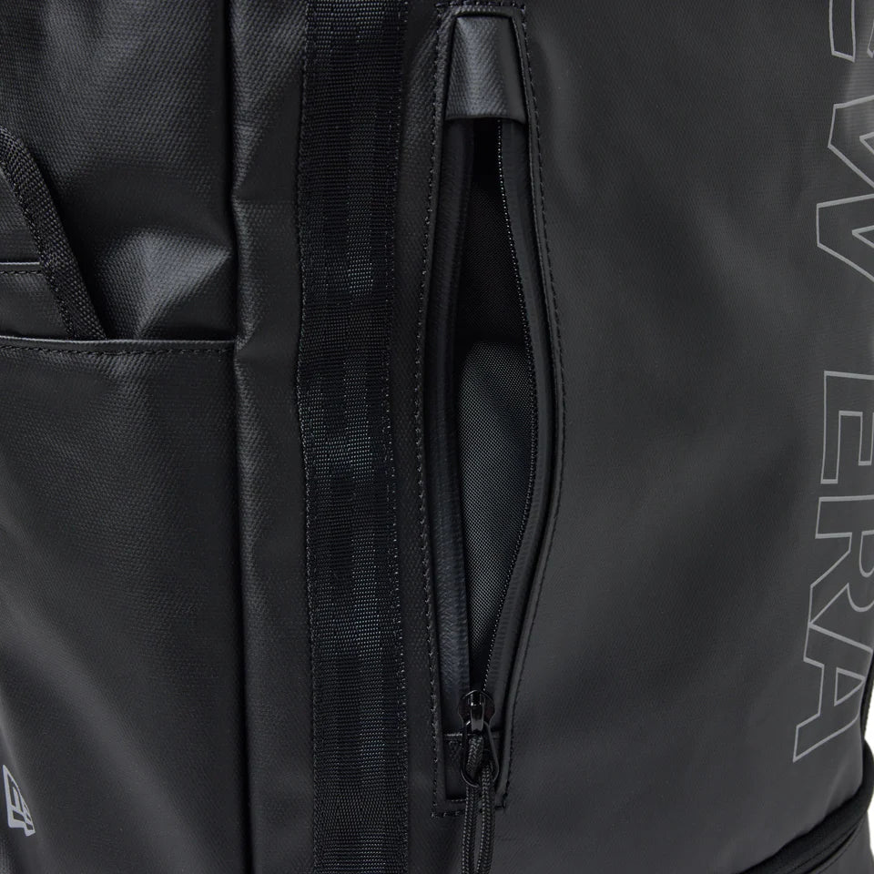 New Era Logo Black 32L Large Box Pack