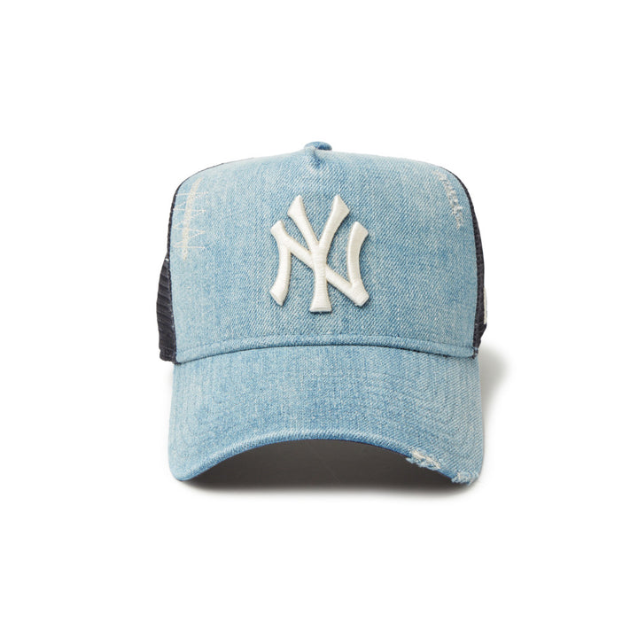 9FORTY A-Frame Trucker New York Yankees MLB Damaged Washed Denim Snapback