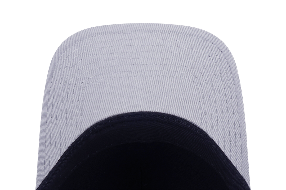 9FORTY A-Frame New York Yankees MLB Metal Badge Dolphin Gray Snapback