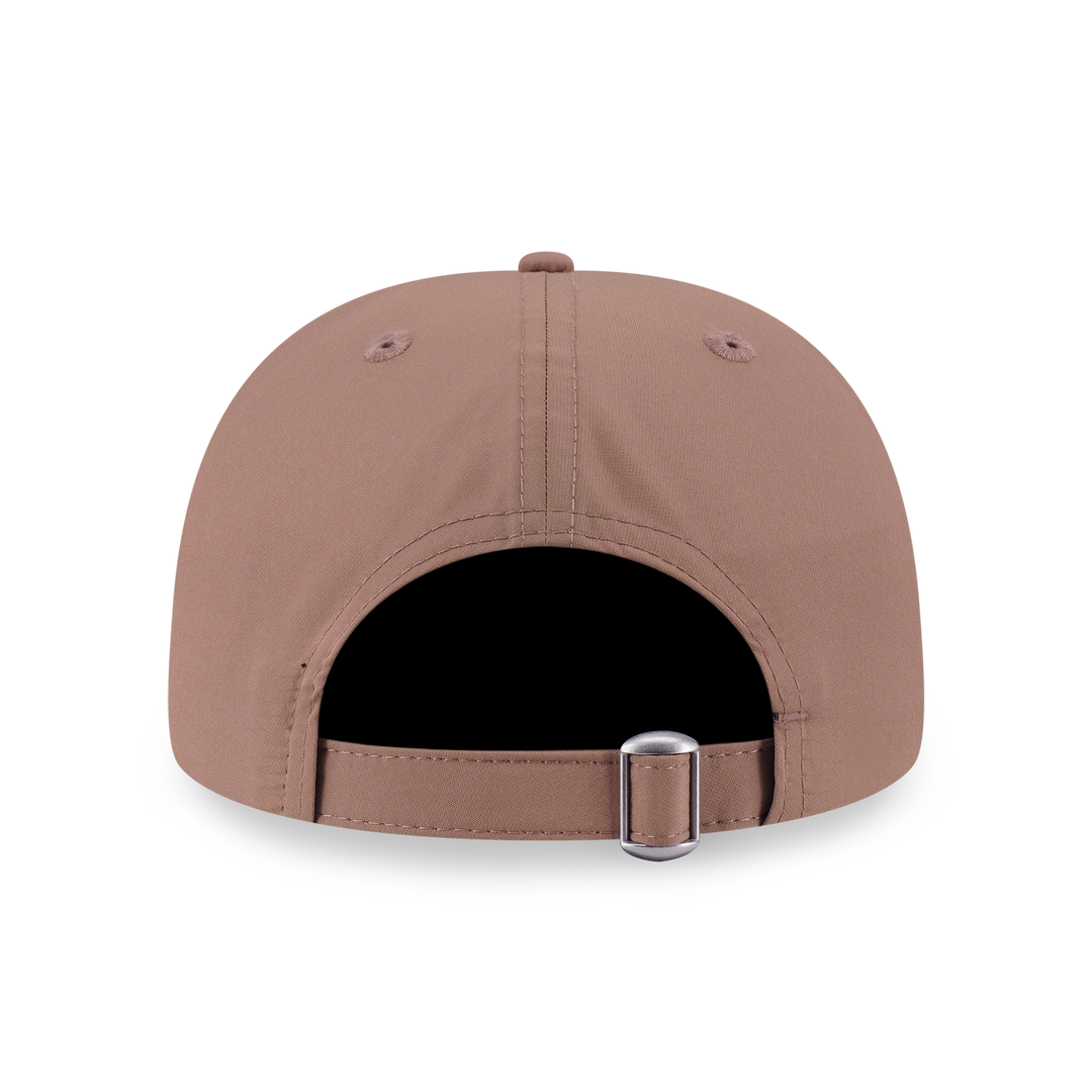 9FORTY A-Frame New York Yankees Metal Badge Khaki Adjustable