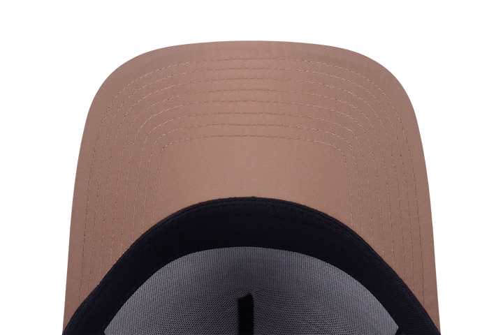 9FORTY A-Frame New York Yankees Metal Badge Khaki Adjustable