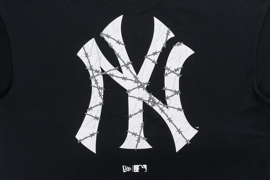 New York Yankees Street Black Graphic Oversized Short Sleeve T-Shirt