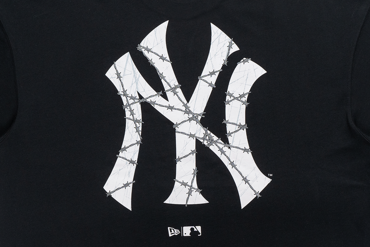 New York Yankees Street Black Graphic Oversized Short Sleeve T-Shirt