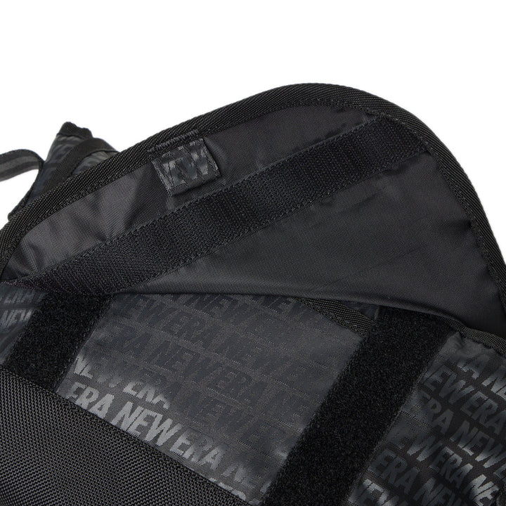 New Era Jacquard Logo 3.5L Black Shoulder Bag