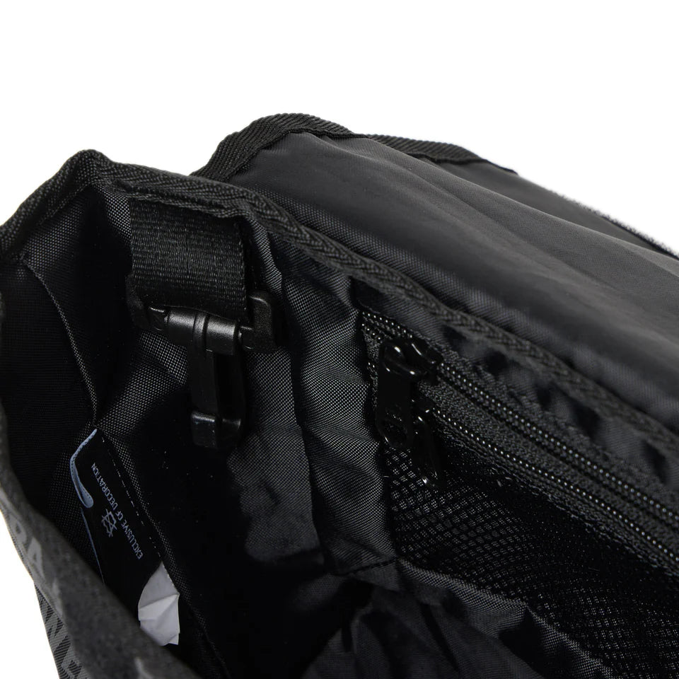 New Era Jacquard Logo 3.5L Black Shoulder Bag