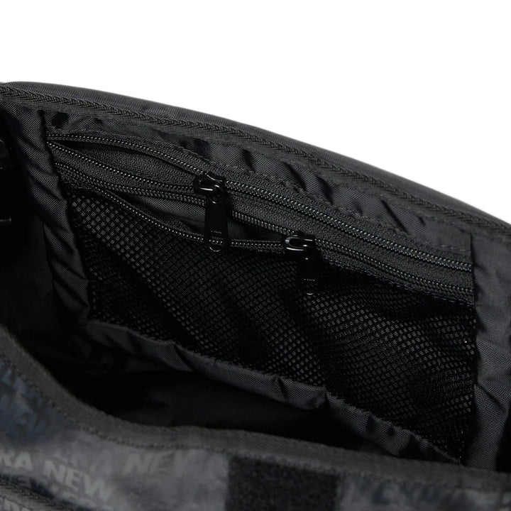 New Era Jacquard Logo 9L Black Shoulder Bag
