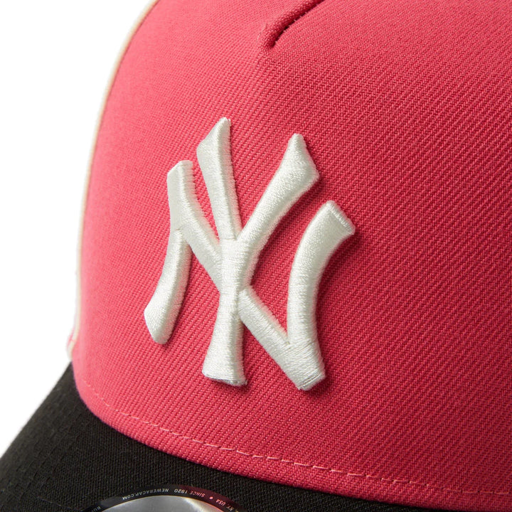 9FORTY A-Frame New York Yankees MLB Piping 2-Tone Coral Black Snapback
