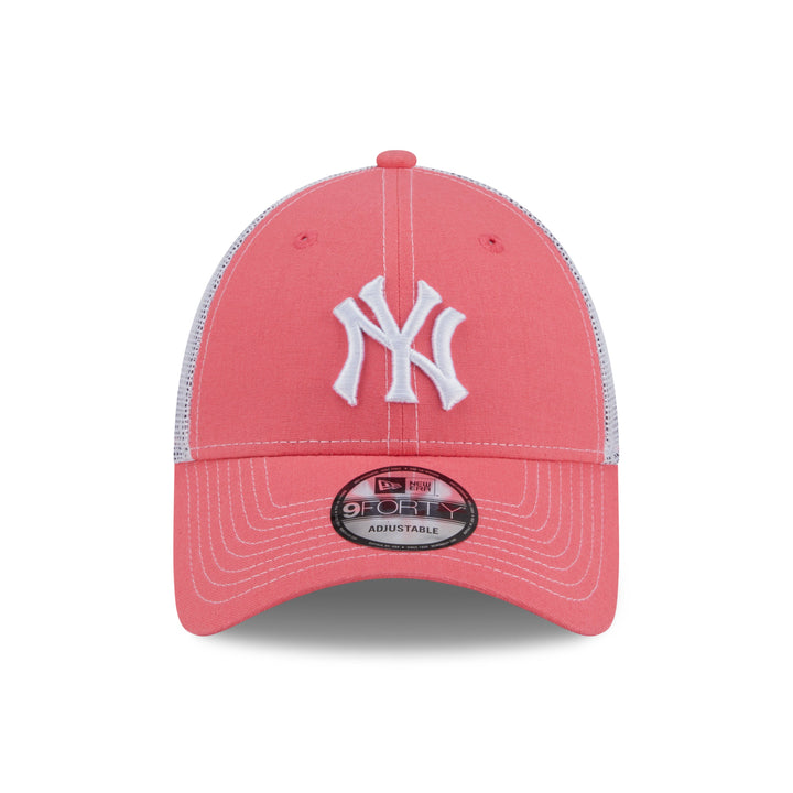 9FORTY Trucker New York Yankees Resort Blush Adjustable