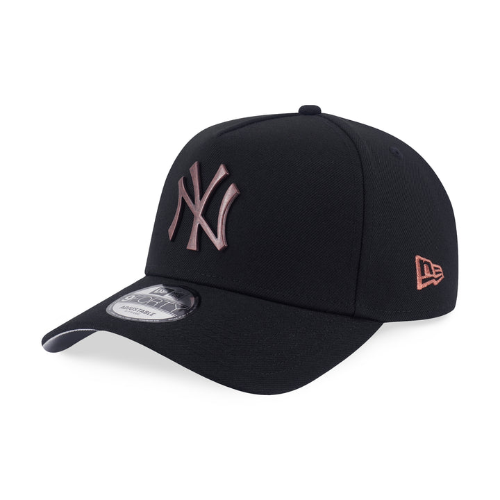 9FORTY A-Frame New York Yankees Metal Badge Bronze Green Black Adjustable