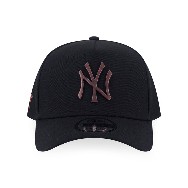 9FORTY A-Frame New York Yankees Metal Badge Bronze Green Black Adjustable
