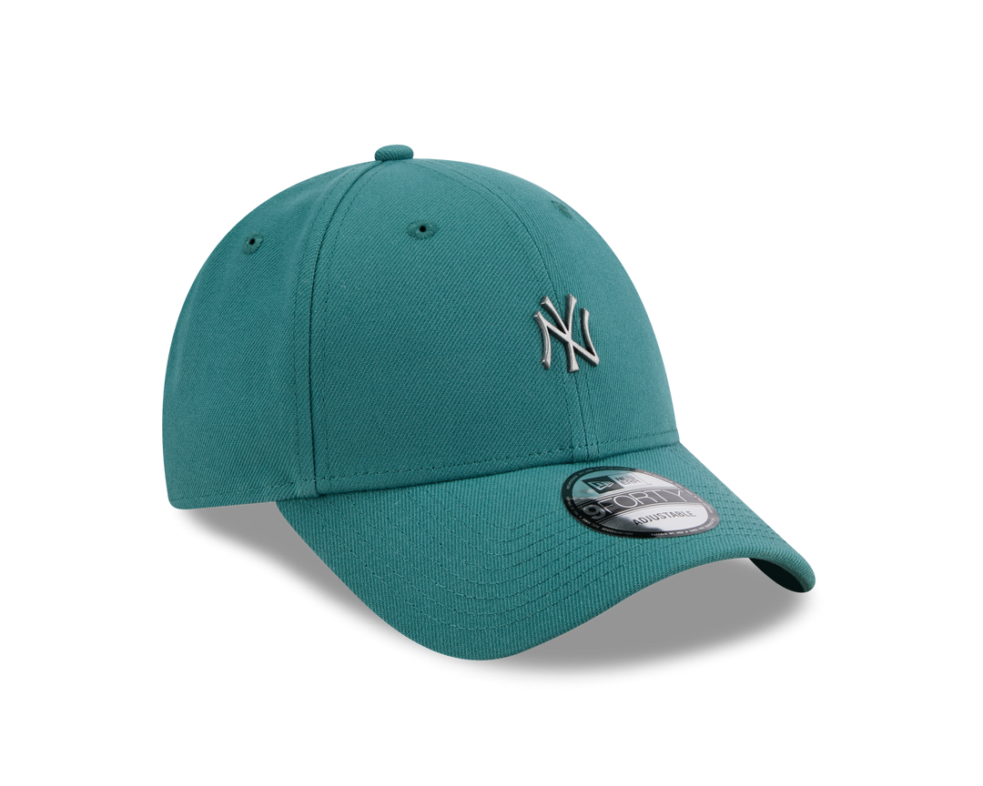 9FORTY New York Yankees Mini Rough Metal Badge Pine Needle Green Adjustable