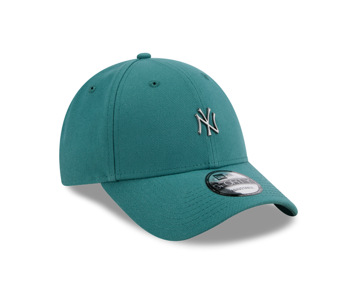 9FORTY New York Yankees Mini Rough Metal Badge Pine Needle Green Adjustable
