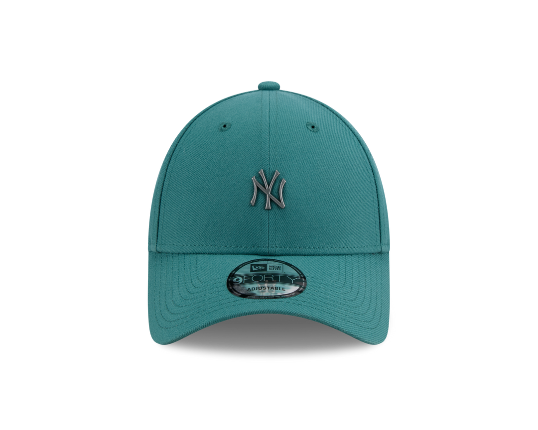 9FORTY New York Yankees Mini Rough Metal Badge Pine Needle Green Adjustable