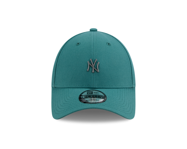 9FORTY New York Yankees Mini Rough Metal Badge Pine Needle Green Adjustable