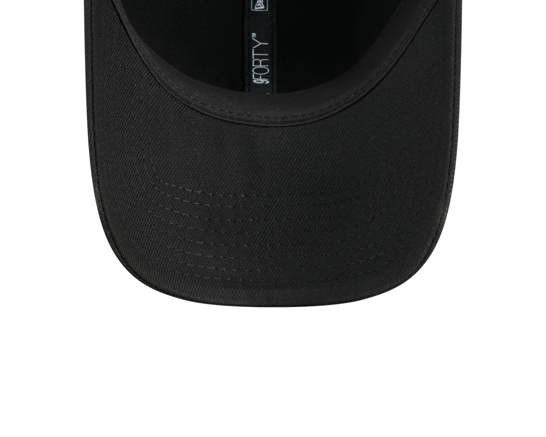 9FORTY New York Yankees Mini Rough Metal Badge Black Adjustable