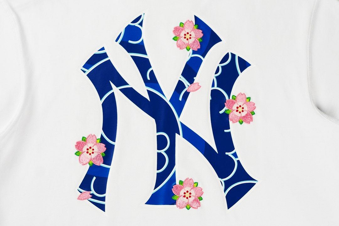 New Era New York Yankees Sakura Pack White Short Sleeve T-Shirt