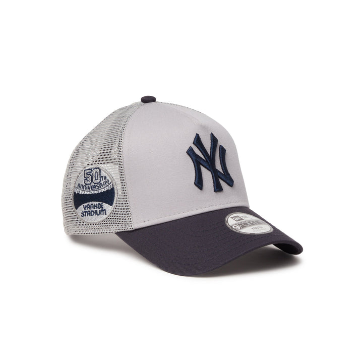 9FORTY A-Frame Trucker New York Yankees Side Patch 2-Tone Navy Visor Grey Snapback