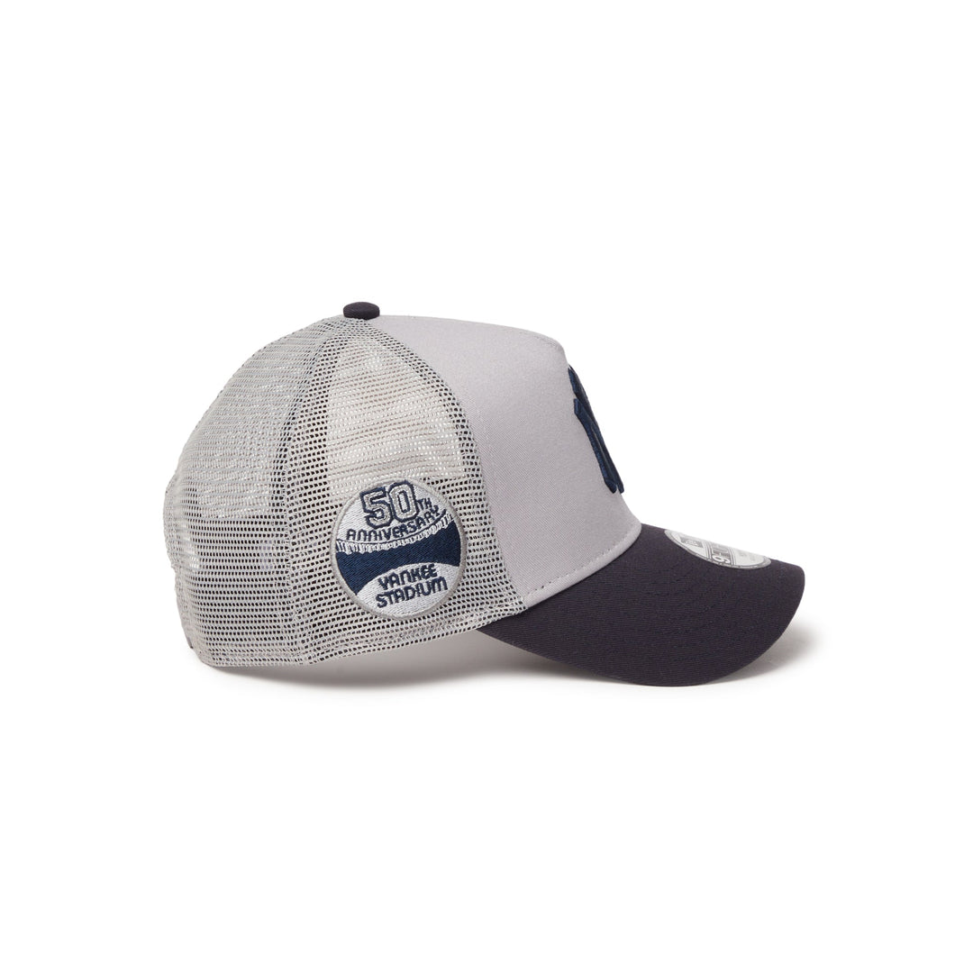 9FORTY A-Frame Trucker New York Yankees Side Patch 2-Tone Navy Visor Grey Snapback