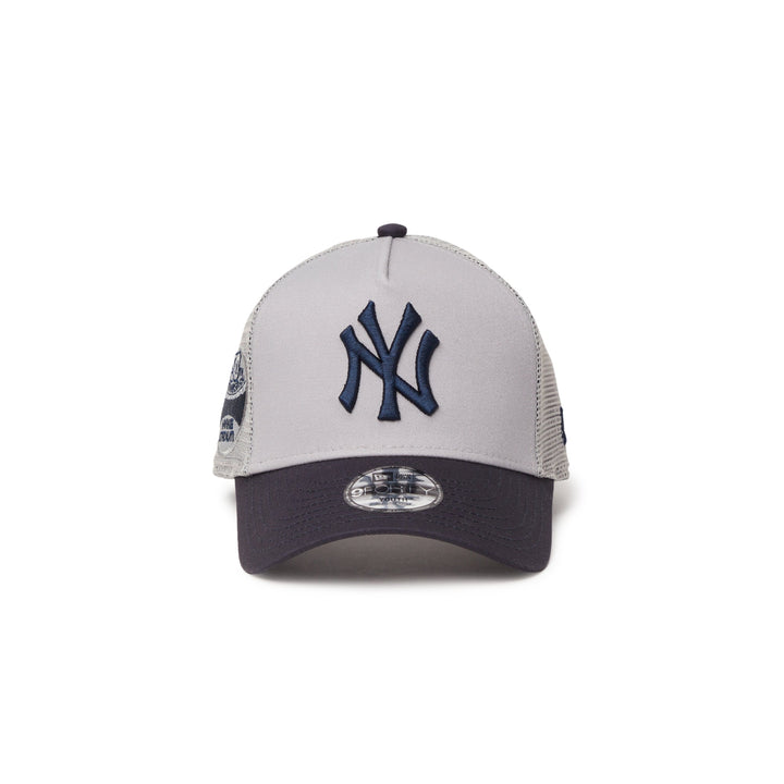 9FORTY A-Frame Trucker New York Yankees Side Patch 2-Tone Navy Visor Grey Snapback