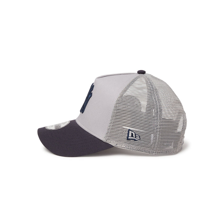 9FORTY A-Frame Trucker New York Yankees Side Patch 2-Tone Navy Visor Grey Snapback