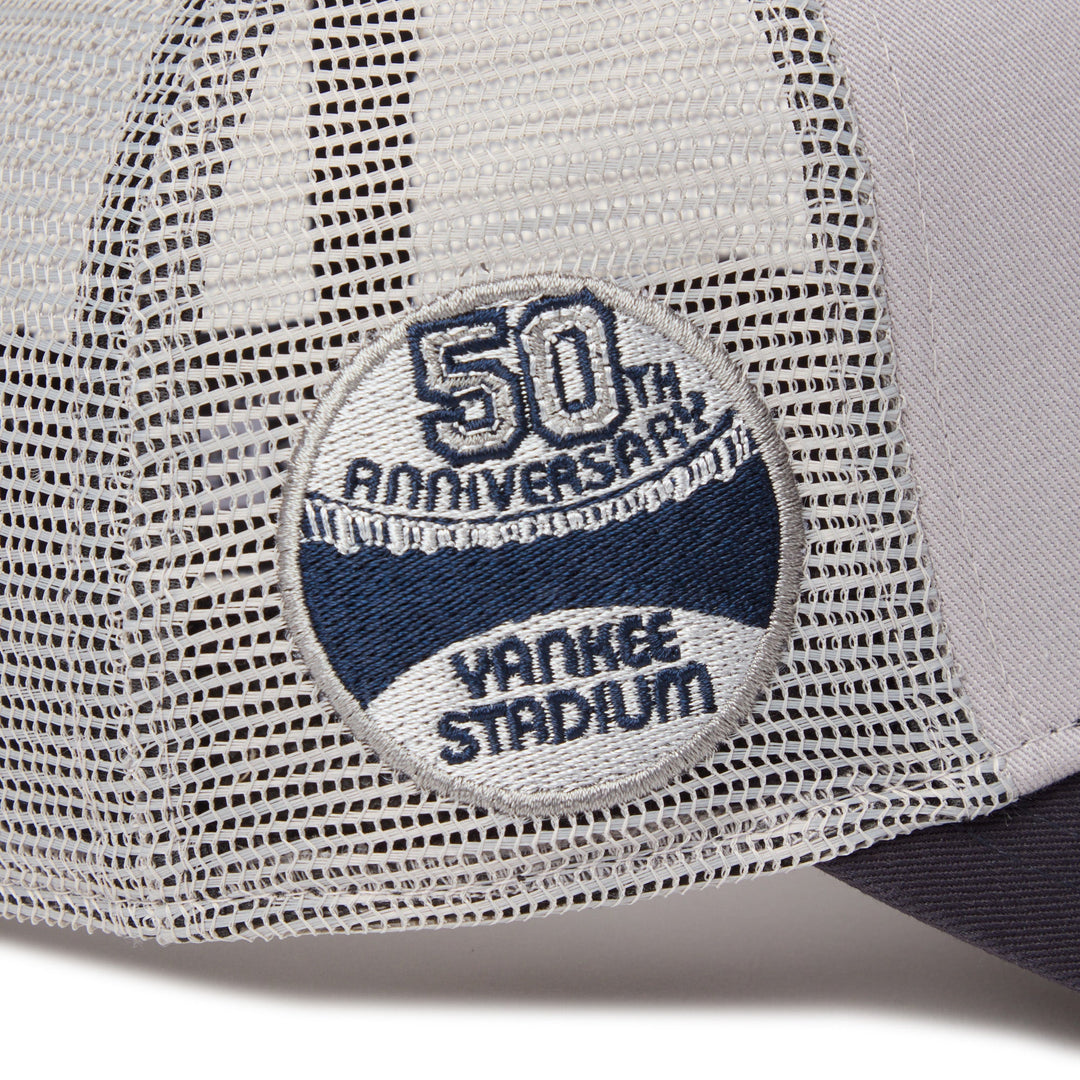9FORTY A-Frame Trucker New York Yankees Side Patch 2-Tone Navy Visor Grey Snapback