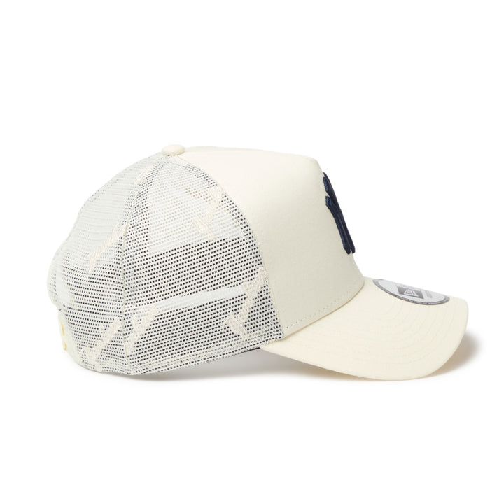 9FORTY A-Frame Trucker New York Yankees Embroidered Mesh Chrome White Snapback