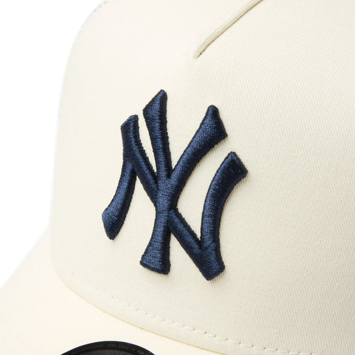 9FORTY A-Frame Trucker New York Yankees Embroidered Mesh Chrome White Snapback