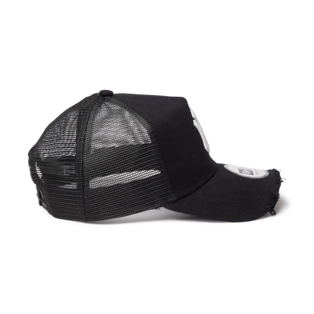 9FORTY A-Frame Trucker New York Yankees Damaged Twill Black Snapback