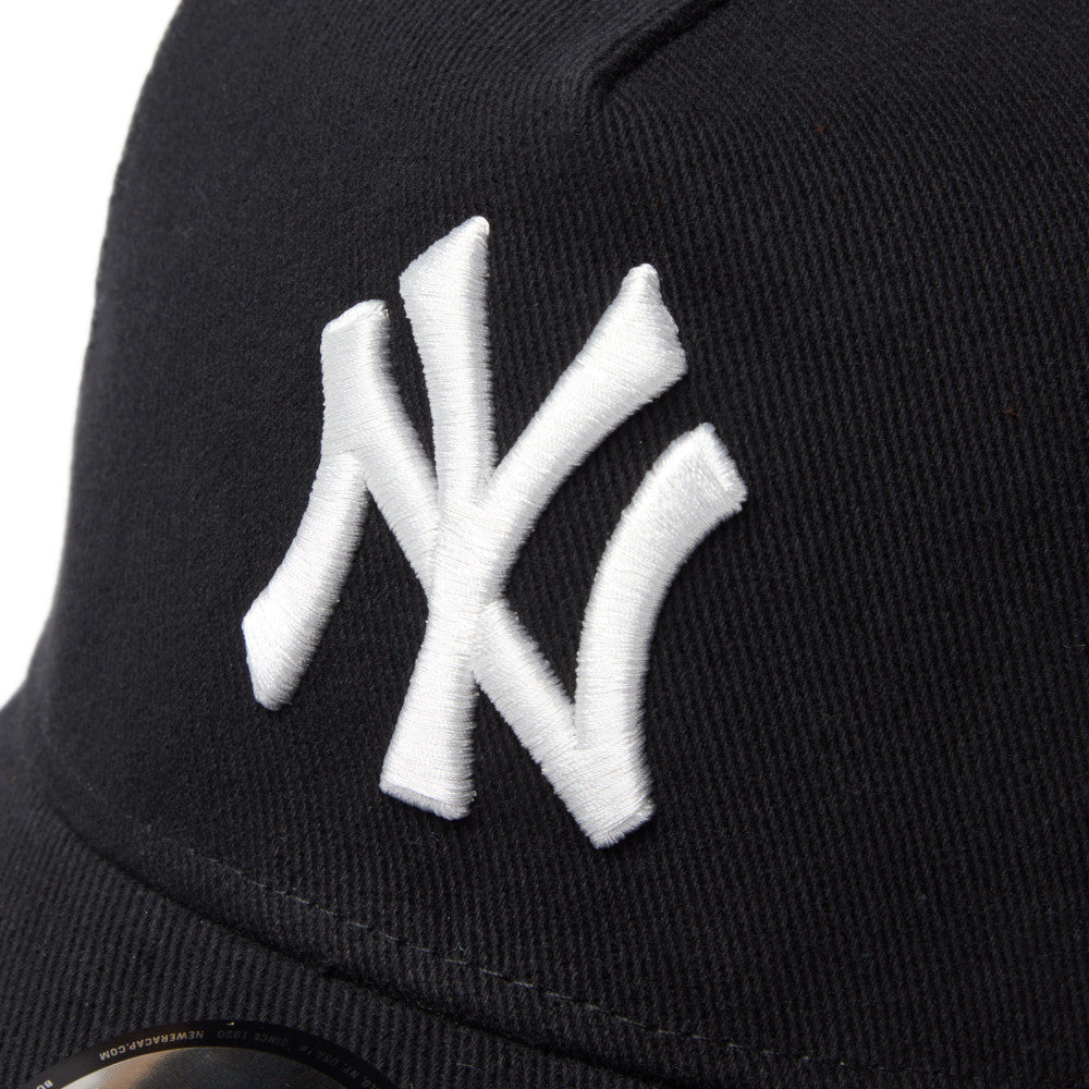 9FORTY A-Frame Trucker New York Yankees Damaged Twill Black Snapback