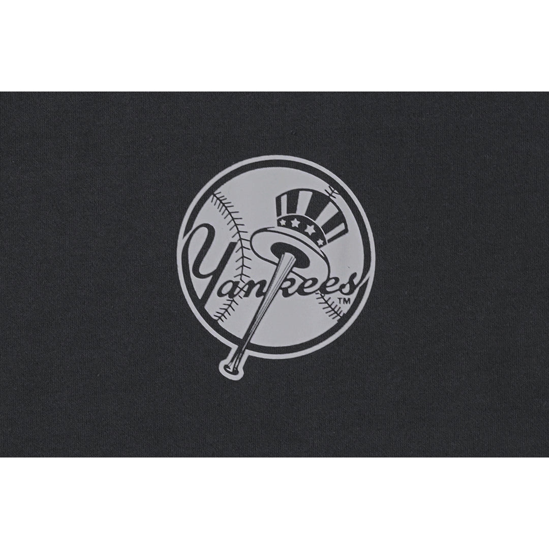 New York Yankees Sugary Twist Oversized Short Sleeve Steel Cloud T-Shirt
